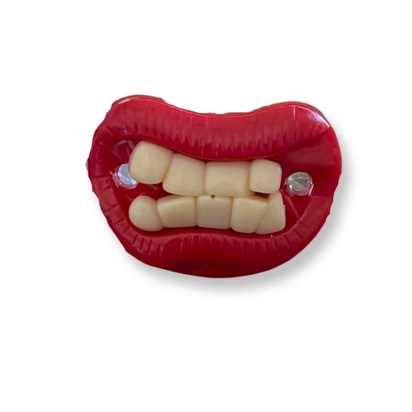 Grinding pacifier - Picture 1 of 1